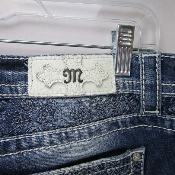 Miss Me Cropped Jeans - Picture 7 of 8